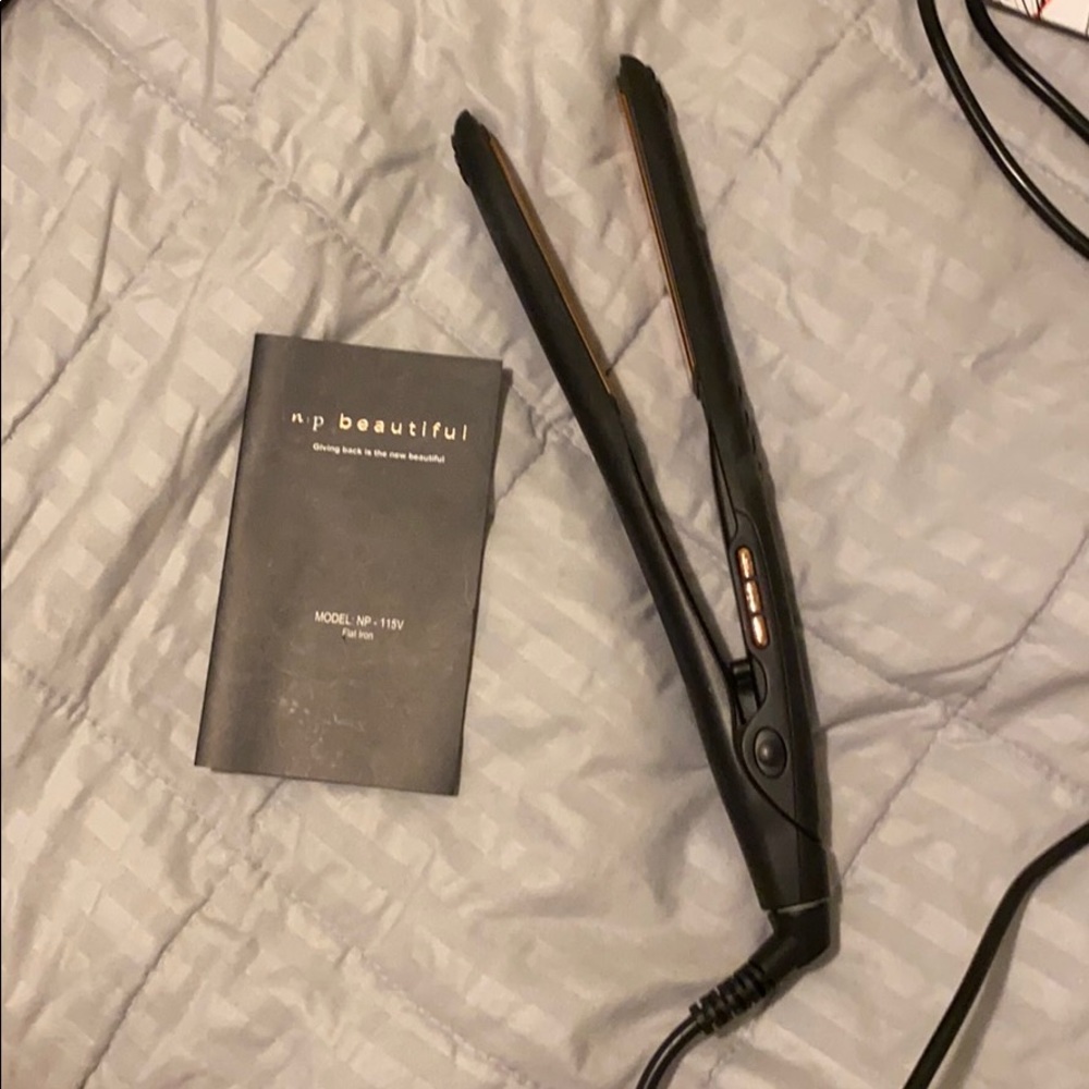 Hair straightener